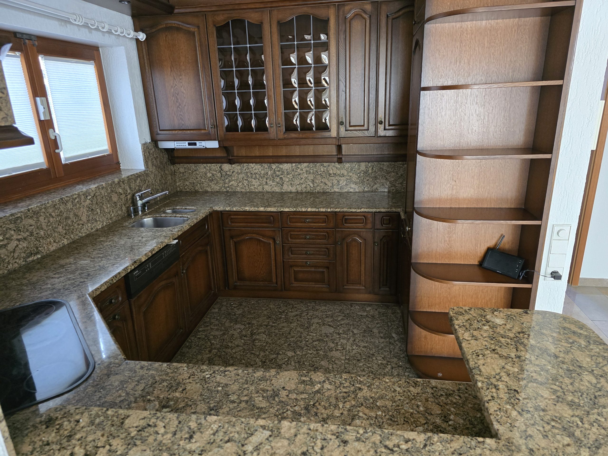 1000016330