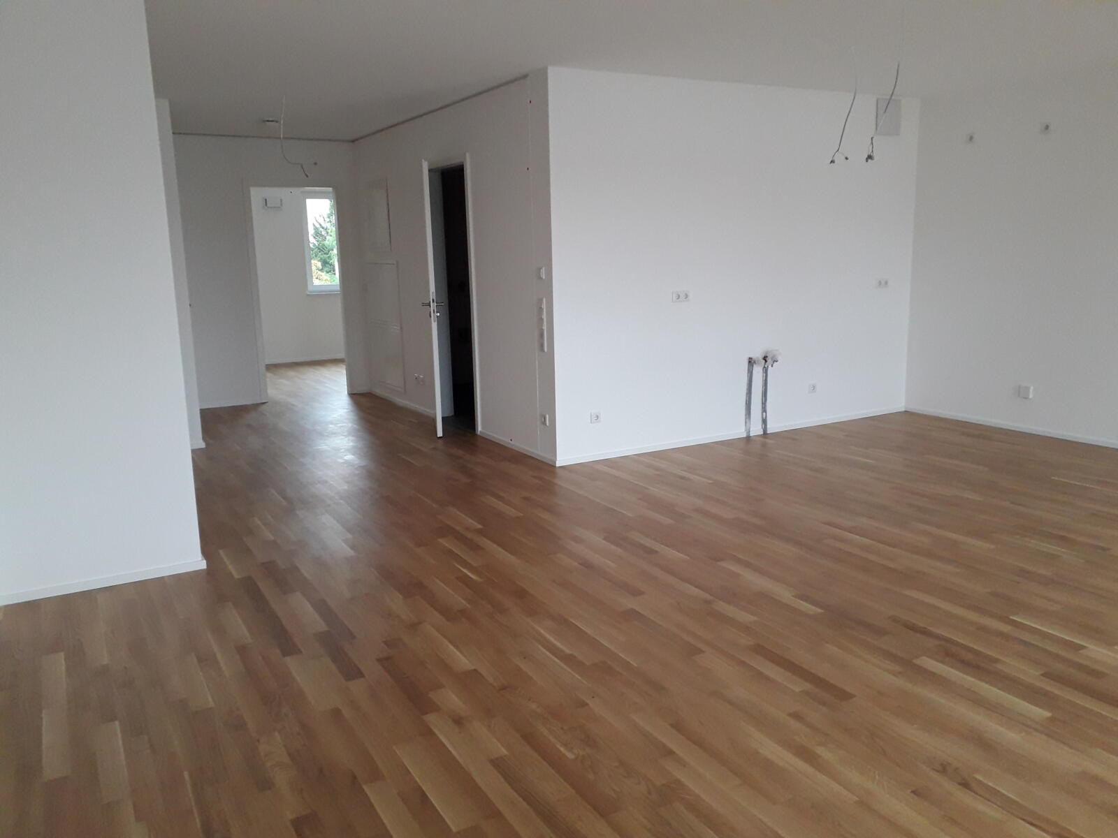 3 Küche, Wohnen und Flur